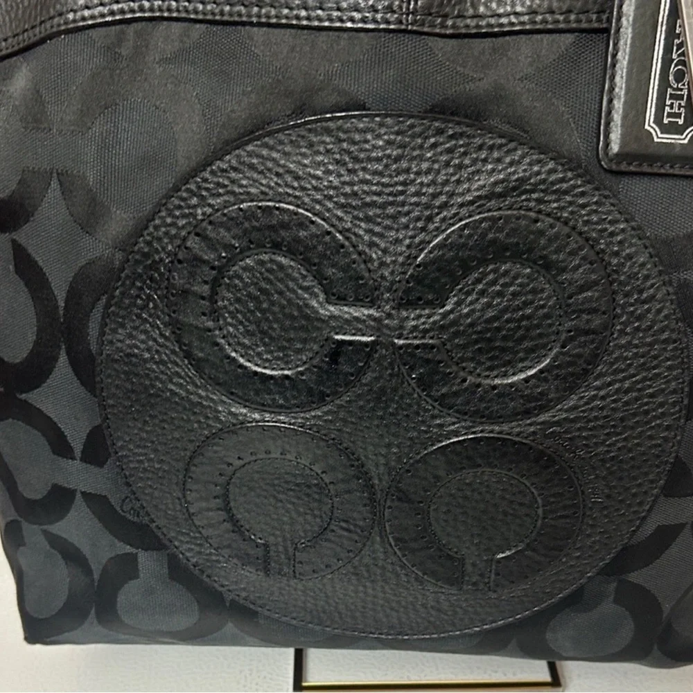 Coach black leather tote LIKE NEW - Picture 3 of 9